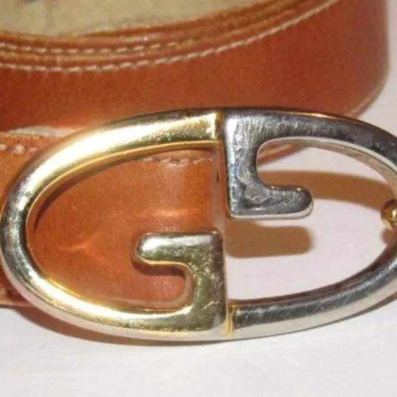 Gucci camel leather belt with large, two-tone GG logo buckle!