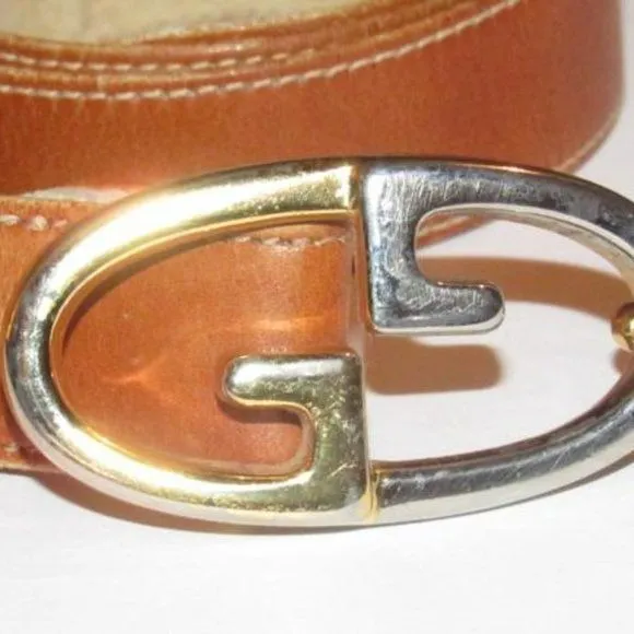 Gucci camel leather belt with large, two-tone GG logo buckle!