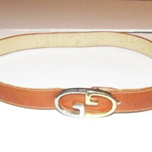 Gucci camel leather belt with large, two-tone GG logo buckle!