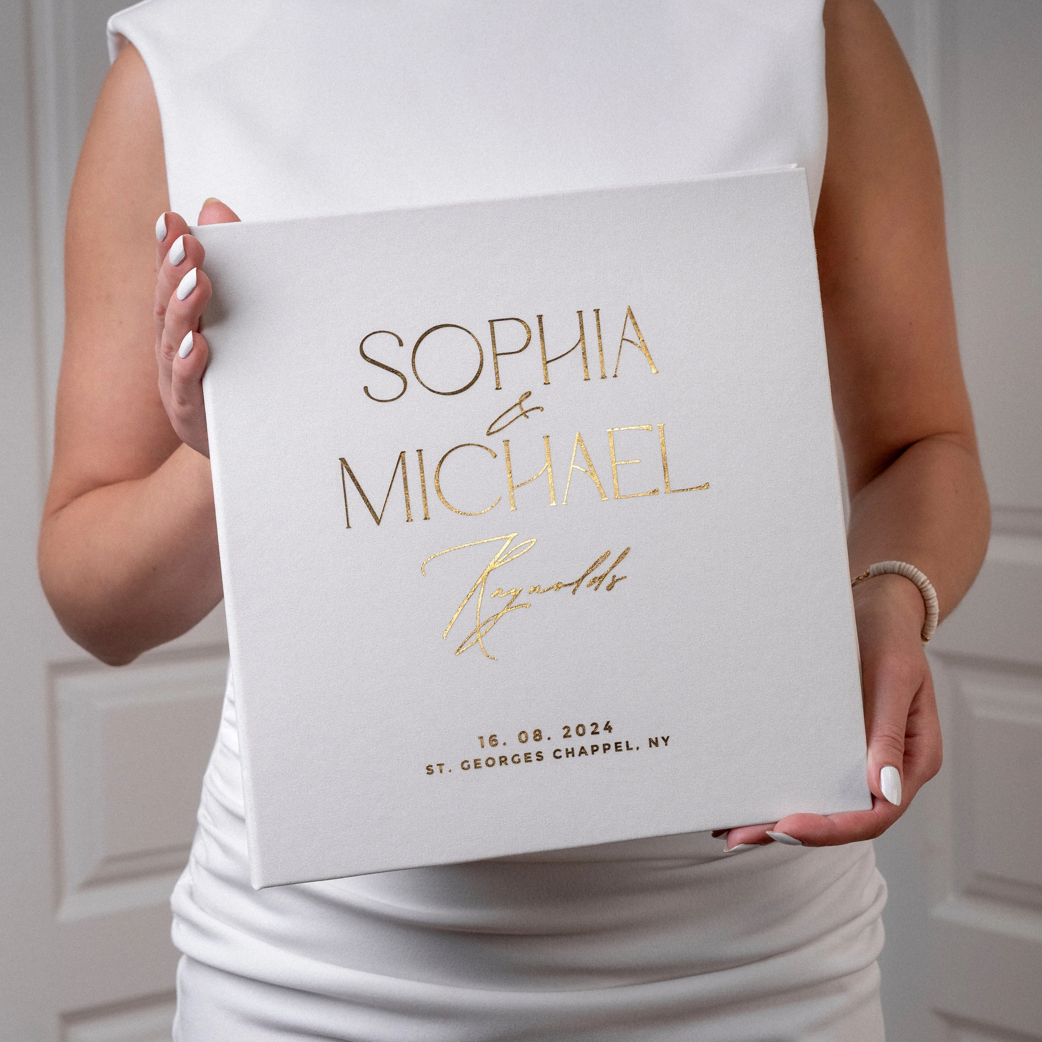 Silky White   Real Gold |  Guest Book