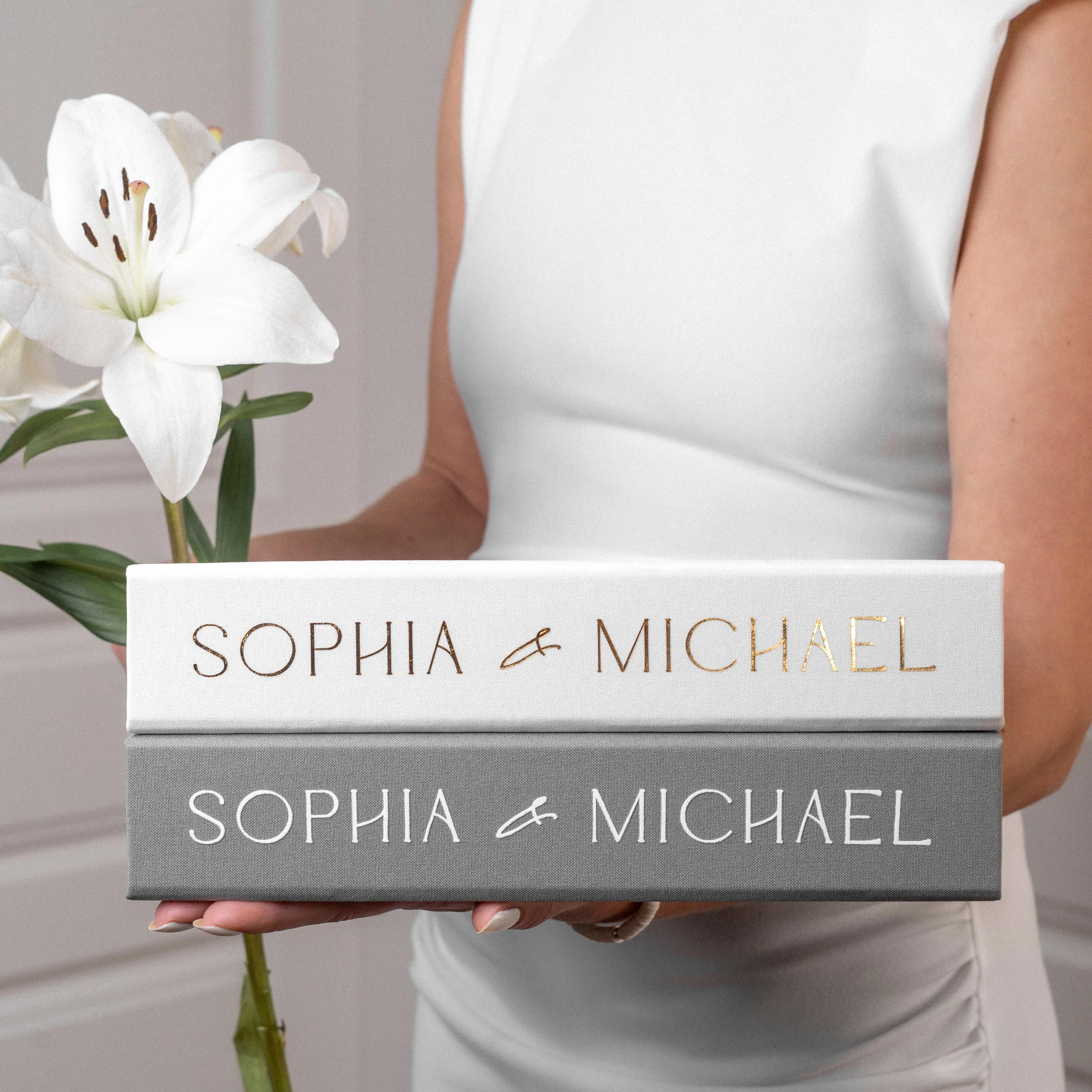 Silky White   Real Gold |  Guest Book