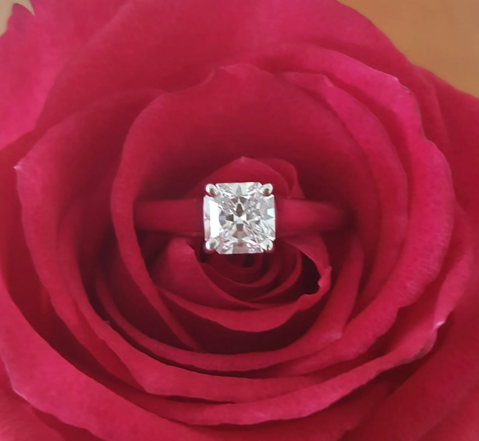 Tiffany & Co. 0.73ct F/VVS1 Lucida Cut Diamond Solitaire Engagement Ring PT950