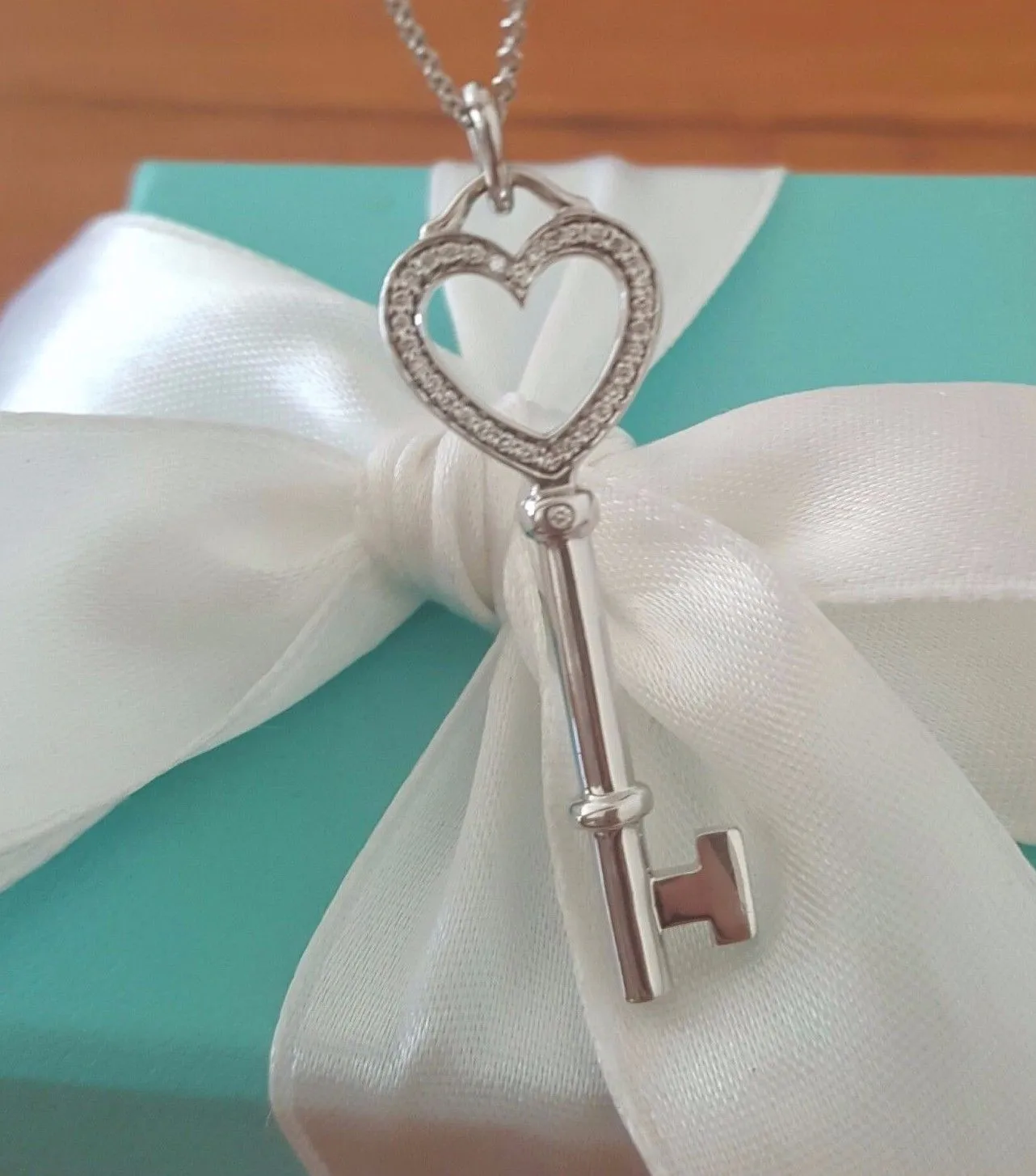 Tiffany & Co. Medium Diamond Heart Key Pendant/Necklace 18ct White Gold $4215