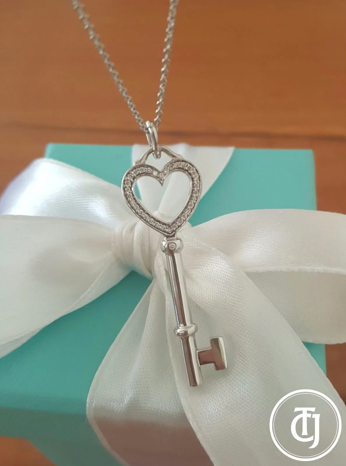 Tiffany & Co. Medium Diamond Heart Key Pendant/Necklace 18ct White Gold $4215